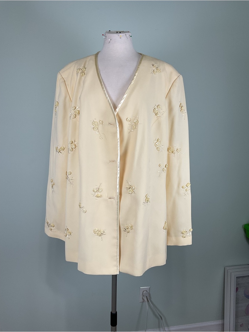 Vintage Giorgio Fiorlini Plus Size 28 W  2-Piece Skirt Set Buttercream, Church